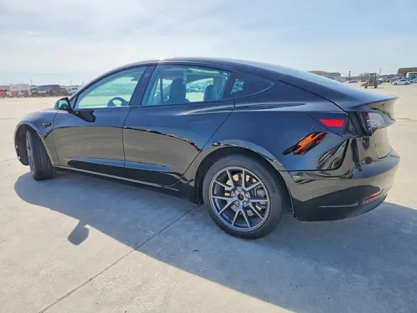 5YJ3E1EB1NF188566 2022 TESLA MODEL 3 - Image 2