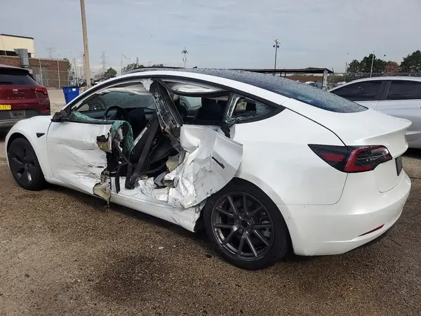 5YJ3E1EB1NF189734 2022 TESLA MODEL 3 - Image 2