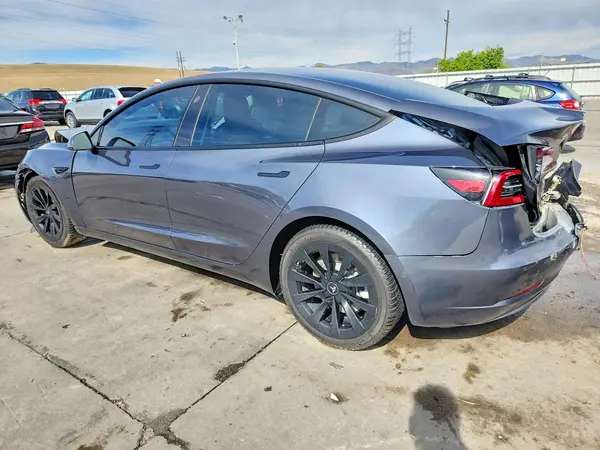 5YJ3E1EB1NF190334 2022 TESLA MODEL 3 - Image 2