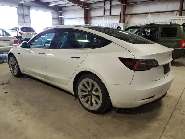 5YJ3E1EB1NF192472 2022 TESLA MODEL 3 - Image 2