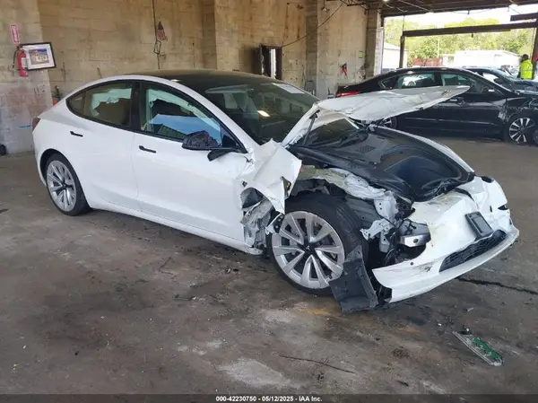 5YJ3E1EB1NF192570 2022 TESLA MODEL 3 - Image 1