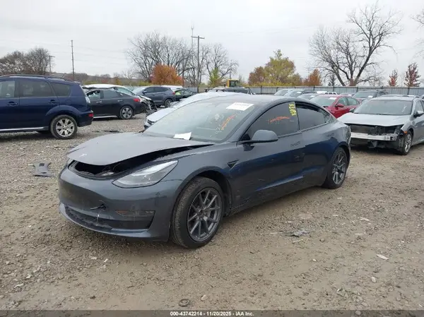 5YJ3E1EB1NF194058 2022 TESLA MODEL 3 - Image 2