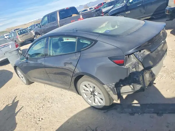 5YJ3E1EB1NF209822 2022 TESLA MODEL 3 - Image 2