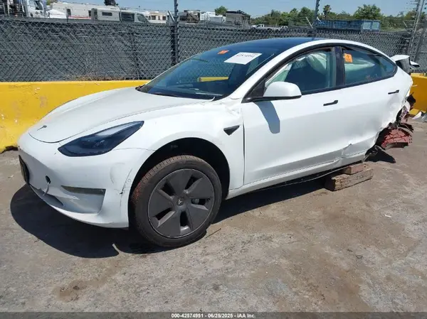 5YJ3E1EB1NF212476 2022 TESLA MODEL 3 - Image 2