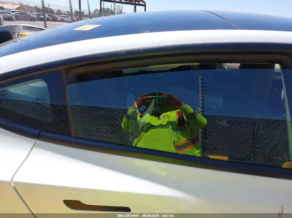 5YJ3E1EB1NF212476 2022 TESLA MODEL 3 - Image 8