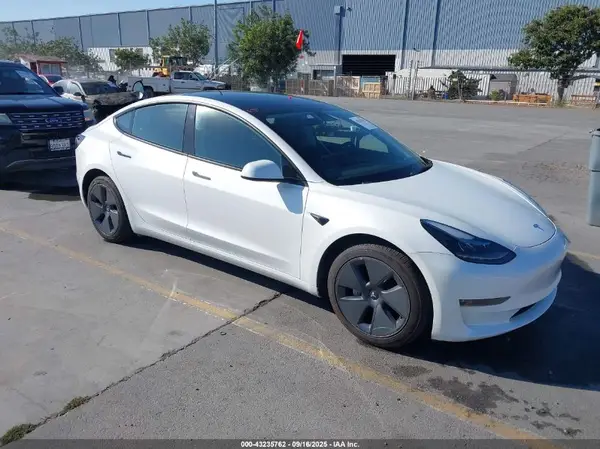 5YJ3E1EB1NF222022 2022 TESLA MODEL 3 - Image 1