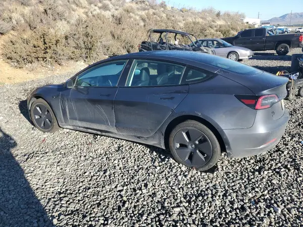 5YJ3E1EB1NF229746 2022 TESLA MODEL 3 - Image 2
