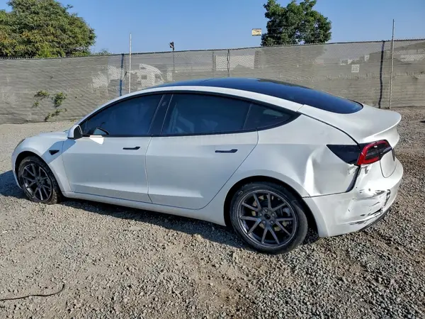 5YJ3E1EB1NF241931 2022 TESLA MODEL 3 - Image 2