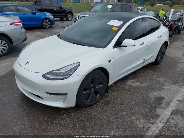 5YJ3E1EB1NF243582 2022 TESLA MODEL 3 - Image 2