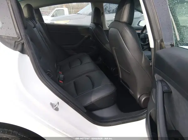 5YJ3E1EB1NF246305 2022 TESLA MODEL 3 - Image 8