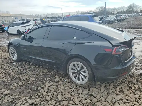 5YJ3E1EB1NF247065 2022 TESLA MODEL 3 - Image 2