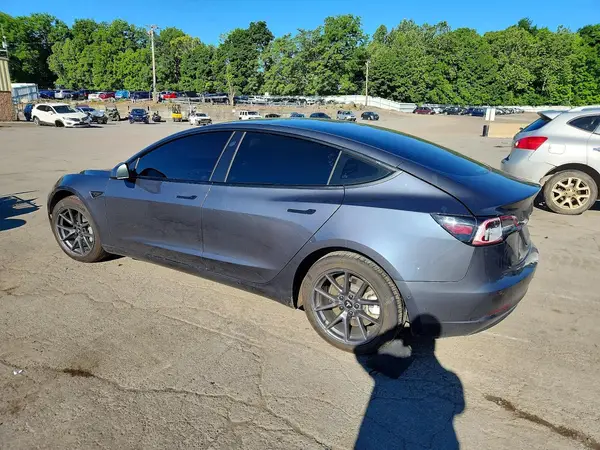 5YJ3E1EB1NF250905 2022 TESLA MODEL 3 - Image 2