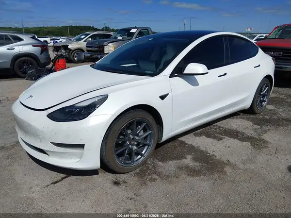 5YJ3E1EB1NF251083 2022 TESLA MODEL 3 - Image 2
