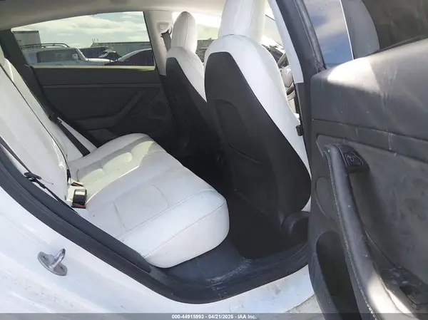 5YJ3E1EB1NF251083 2022 TESLA MODEL 3 - Image 8