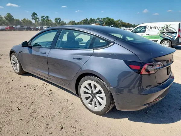 5YJ3E1EB1NF251195 2022 TESLA MODEL 3 - Image 2