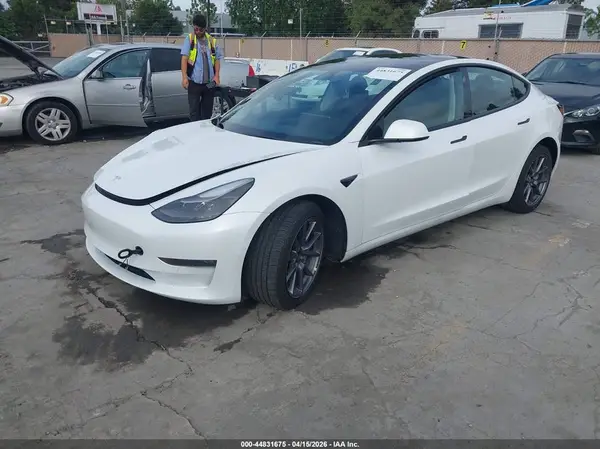5YJ3E1EB1NF257272 2022 TESLA MODEL 3 - Image 2