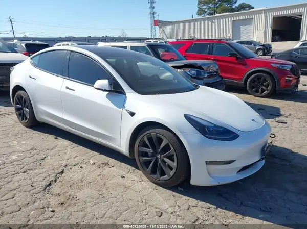 5YJ3E1EB1NF257837 2022 TESLA MODEL 3 - Image 1