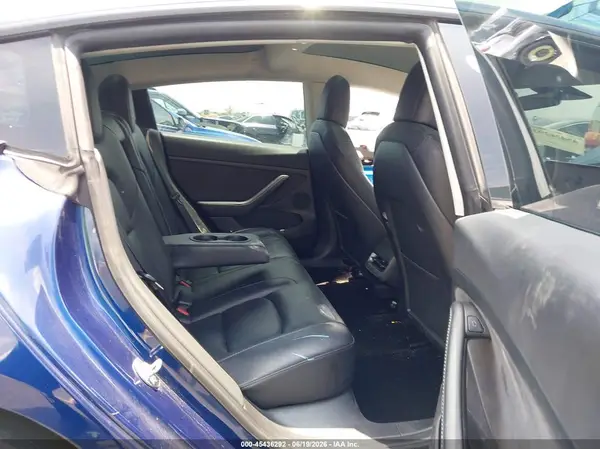 5YJ3E1EB1NF260852 2022 TESLA MODEL 3 - Image 8