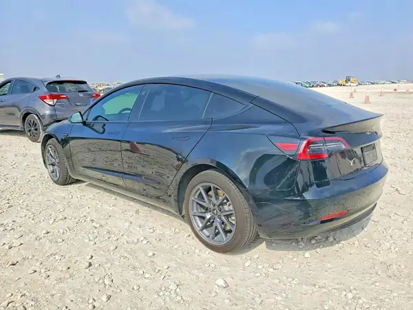 5YJ3E1EB1NF263511 2022 TESLA MODEL 3 - Image 2