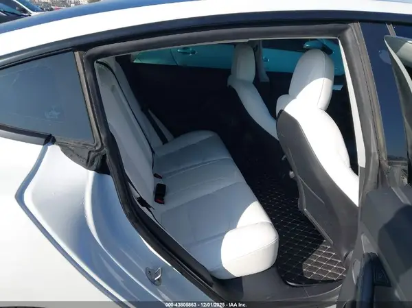 5YJ3E1EB1NF263654 2022 TESLA MODEL 3 - Image 8