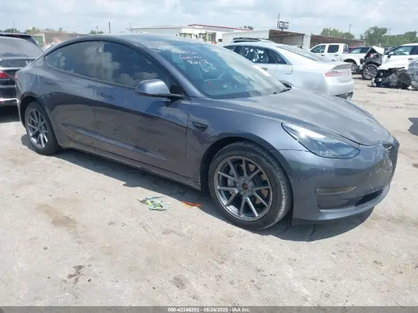 5YJ3E1EB1NF266179 2022 TESLA MODEL 3 - Image 1