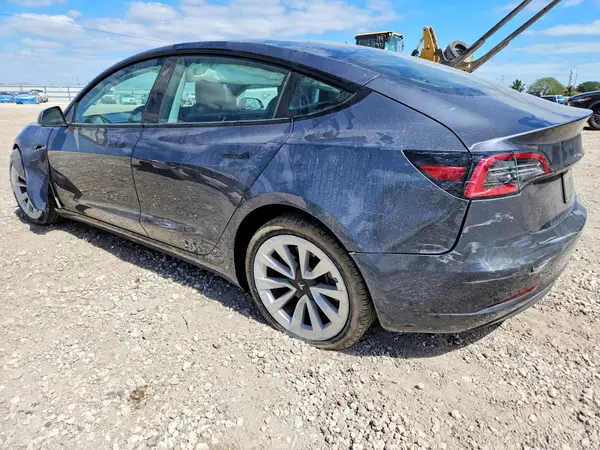 5YJ3E1EB1NF266439 2022 TESLA MODEL 3 - Image 2