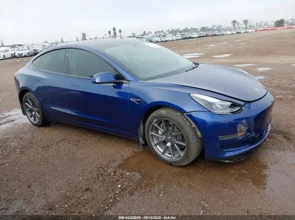5YJ3E1EB1NF267512 2022 TESLA MODEL 3 - Image 1