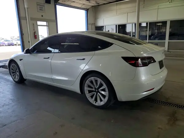 5YJ3E1EB1NF268319 2022 TESLA MODEL 3 - Image 2