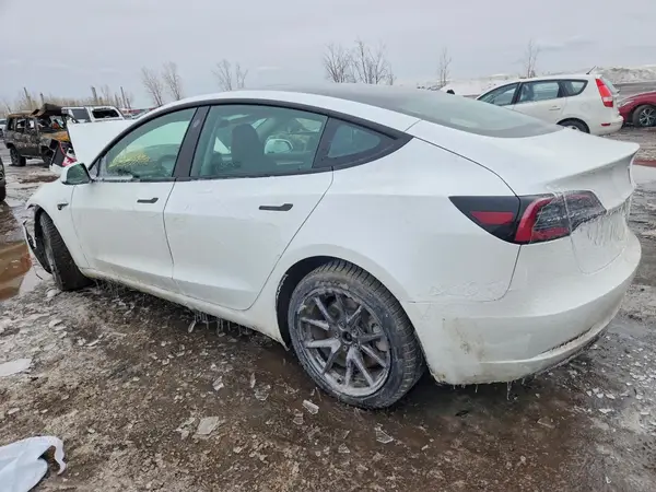 5YJ3E1EB1NF271124 2022 TESLA MODEL 3 - Image 2