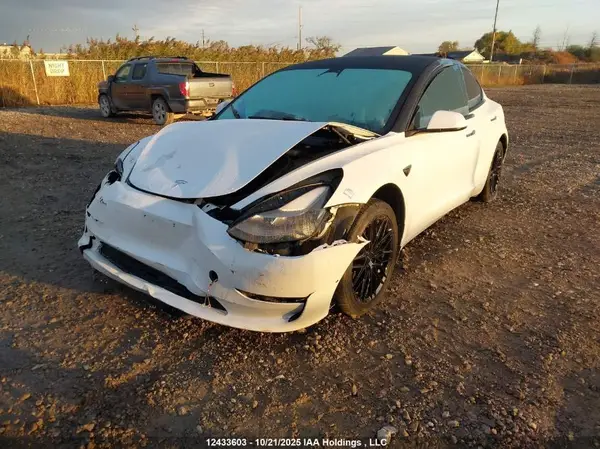 5YJ3E1EB1NF271138 2022 TESLA MODEL 3 - Image 2