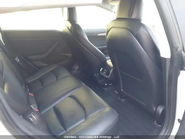 5YJ3E1EB1NF271138 2022 TESLA MODEL 3 - Image 8