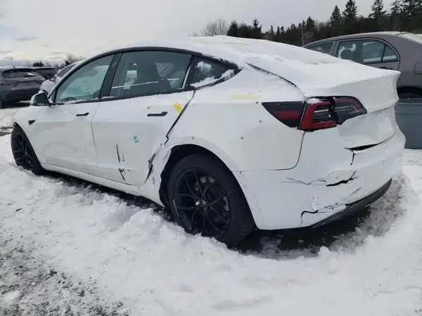 5YJ3E1EB1NF271656 2022 TESLA MODEL 3 - Image 2