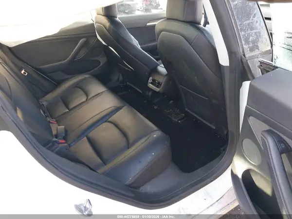 5YJ3E1EB1NF272077 2022 TESLA MODEL 3 - Image 8