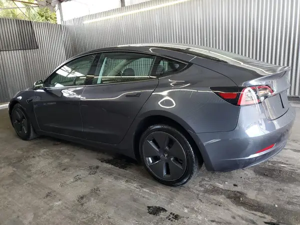 5YJ3E1EB1NF286500 2022 TESLA MODEL 3 - Image 2