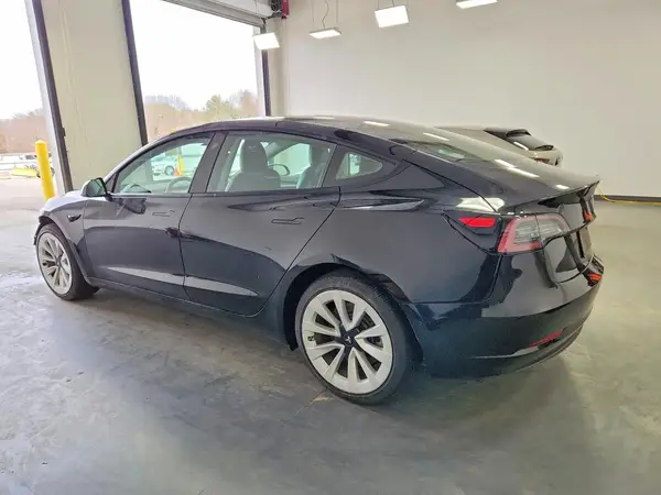 5YJ3E1EB1NF289753 2022 TESLA MODEL 3 - Image 2