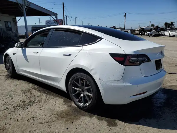 5YJ3E1EB1NF298467 2022 TESLA MODEL 3 - Image 2