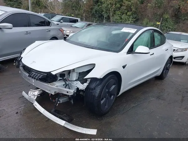 5YJ3E1EB1NF308981 2022 TESLA MODEL 3 - Image 2