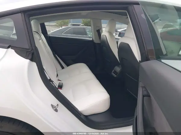 5YJ3E1EB1NF310245 2022 TESLA MODEL 3 - Image 8