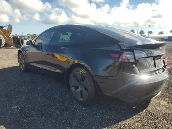 5YJ3E1EB1NF318247 2022 TESLA MODEL 3 - Image 2