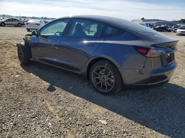 5YJ3E1EB1NF323447 2022 TESLA MODEL 3 - Image 2