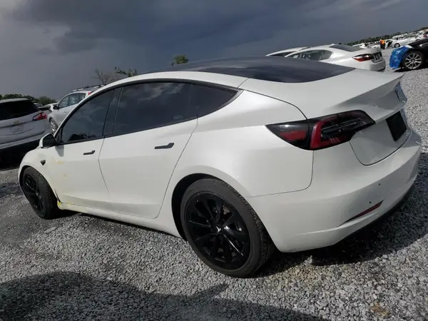 5YJ3E1EB1NF327790 2022 TESLA MODEL 3 - Image 2