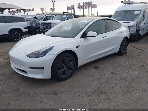5YJ3E1EB1NF329295 2022 TESLA MODEL 3 - Image 2