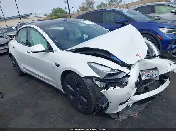 5YJ3E1EB1NF330964 2022 TESLA MODEL 3 - Image 1