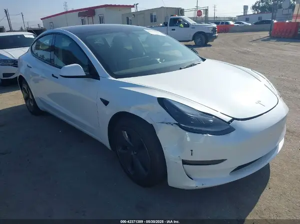 5YJ3E1EB1NF332200 2022 TESLA MODEL 3 - Image 1