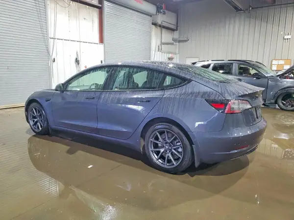 5YJ3E1EB1NF342581 2022 TESLA MODEL 3 - Image 2