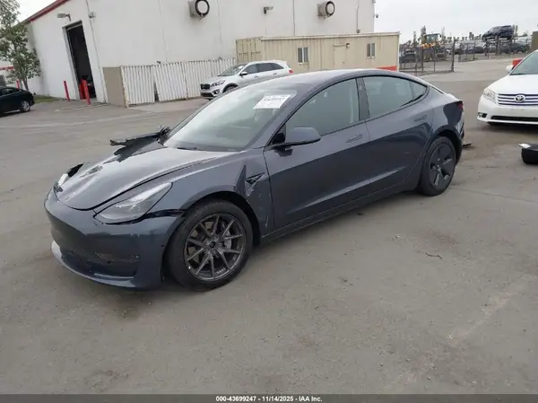 5YJ3E1EB1NF343469 2022 TESLA MODEL 3 - Image 2