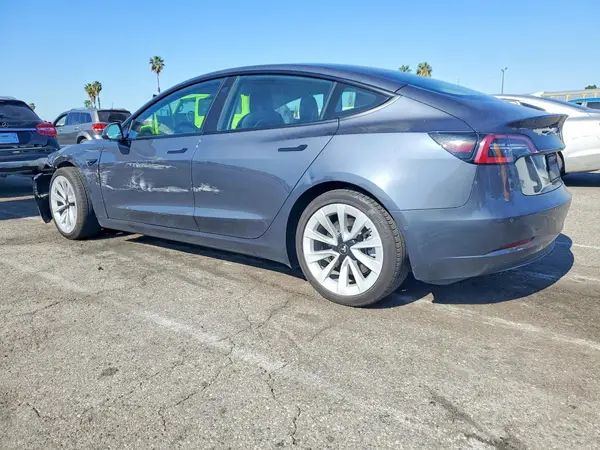 5YJ3E1EB1NF345724 2022 TESLA MODEL 3 - Image 2