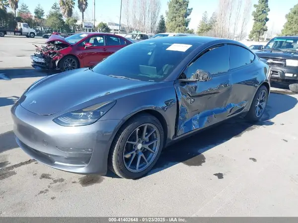 5YJ3E1EB1NF360837 2022 TESLA MODEL 3 - Image 2