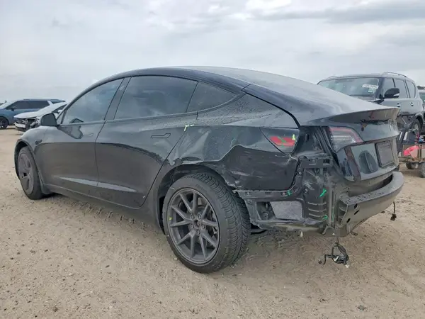 5YJ3E1EB1PF388754 2023 TESLA MODEL 3 - Image 2