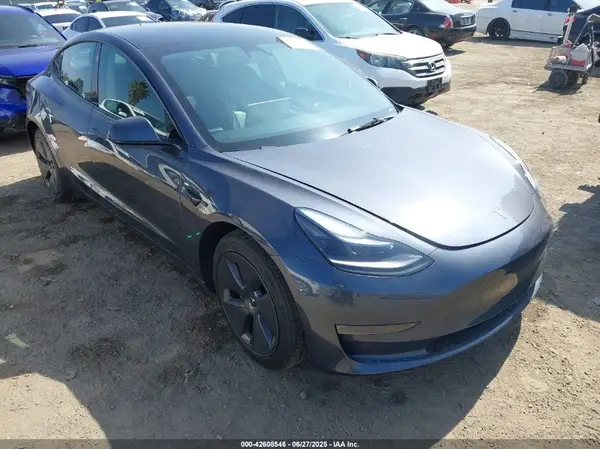 5YJ3E1EB1PF389726 2023 TESLA MODEL 3 - Image 1